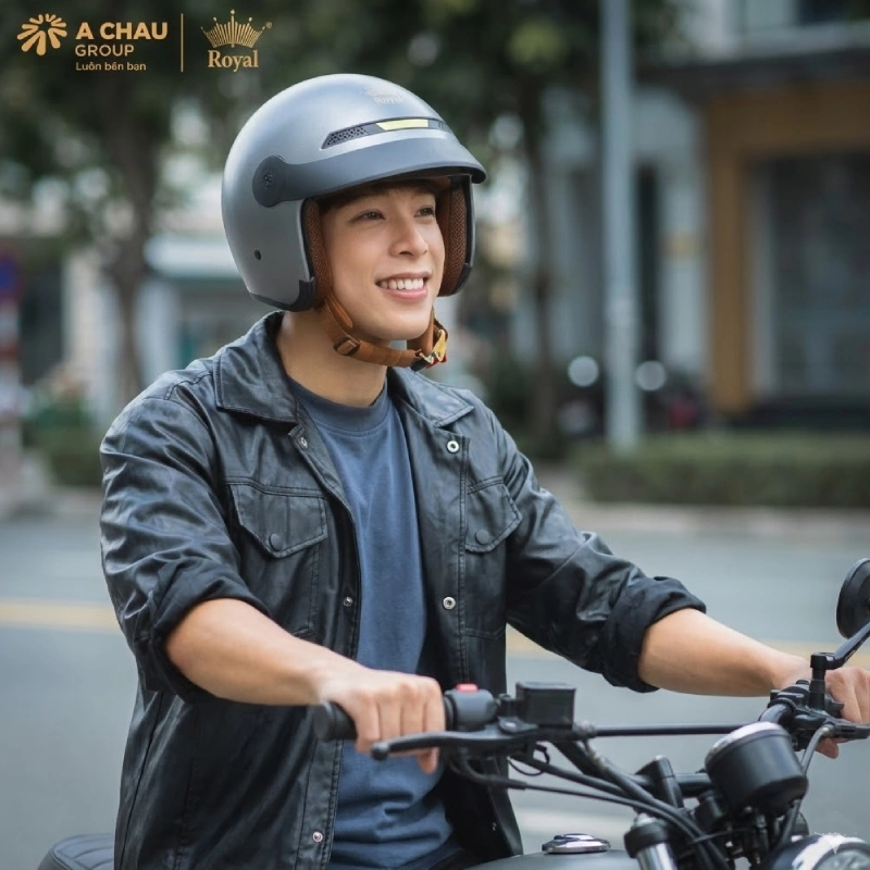 Mũ bảo hiểm có kính cho nam Royal M139 LUX
